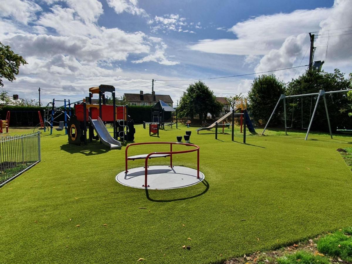 Maen Llwyd Villa Llanyre Exteriör bild