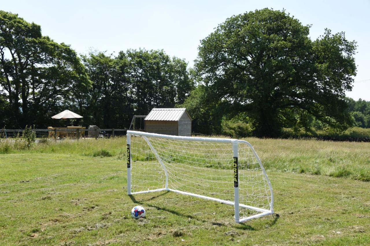 Maen Llwyd Villa Llanyre Exteriör bild