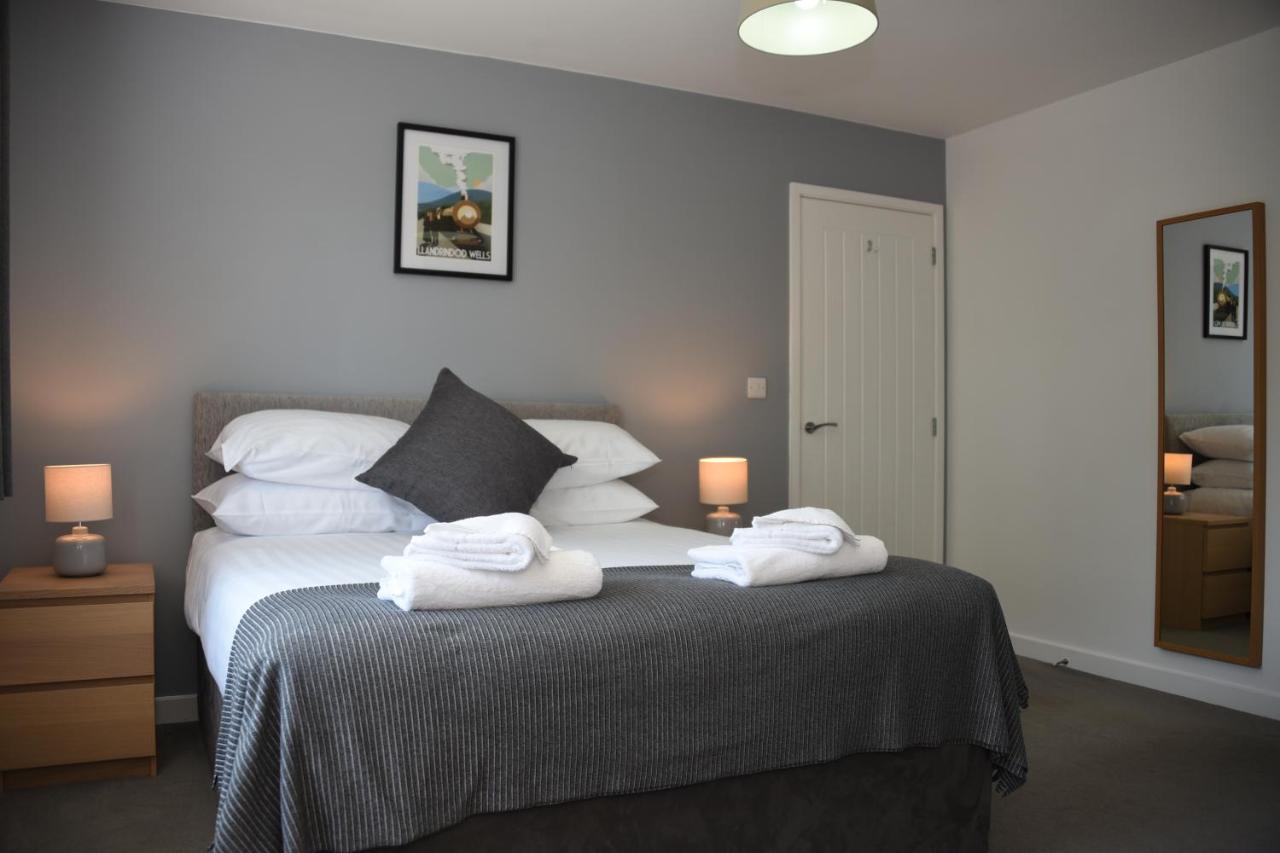 Maen Llwyd Villa Llanyre Exteriör bild